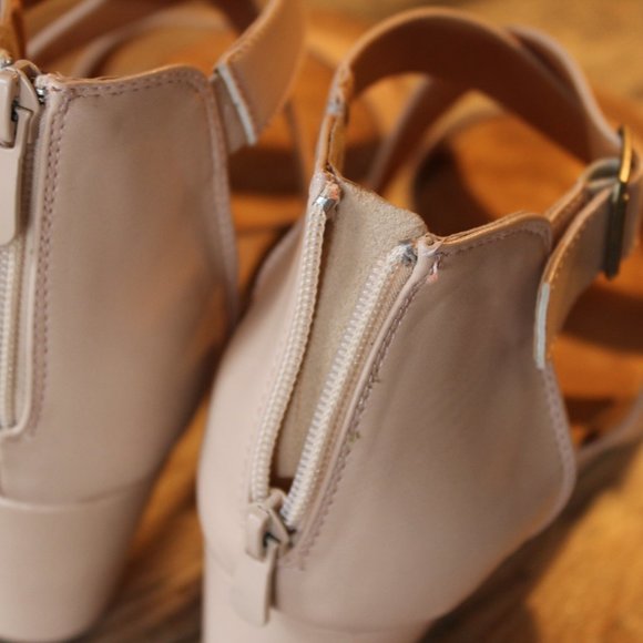 DREAM PAIRS Nude Elastic Ankle Strap Open Toe Platform Wedge Sandals 11 EUC - Picture 2 of 9